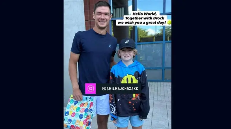 US Open Hat Snatcher: ইউএস ওপেনে ছোট বাচ্চার হাত থেকে টুপি কাড়েন পোলিশ সিএইও! সান্ত্বনা দিতে হাজির টেনিস তারকা কামিল মাইজচারজাক