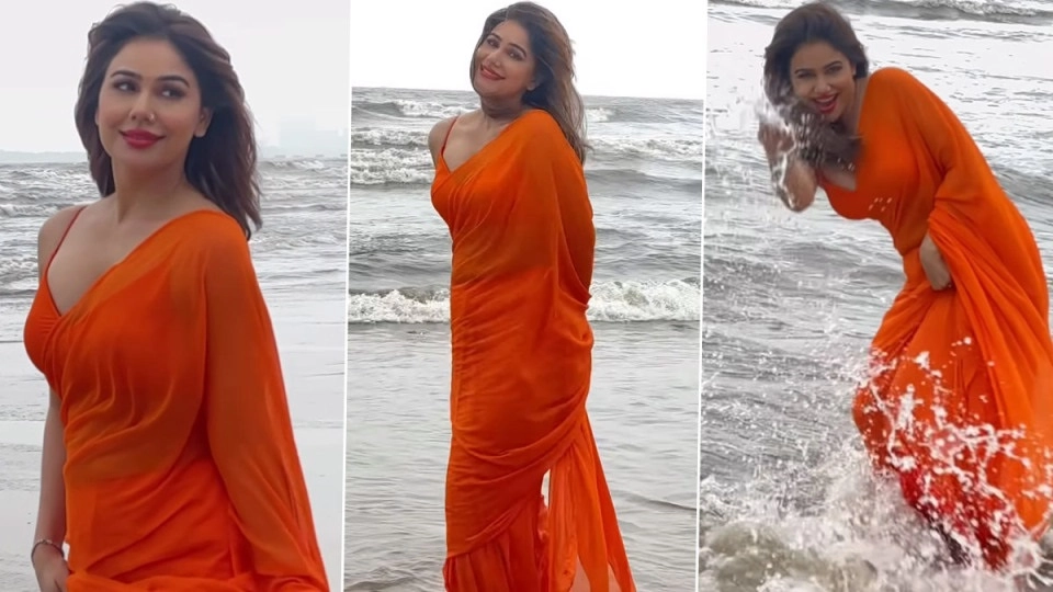 Kangna Sharma's Sexy Dance: হাওয়ায় উড়ছে ফিনফিনে শাড়ি, সমুদ্রের মাঝে কঙ্গনার নাচে আকুল ভক্তরা, দেখুন