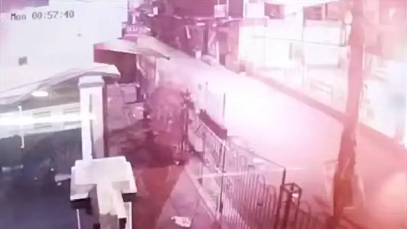 Blast at Madhyamgram:  বিস্ফোরণে কেঁপে উঠল মধ্যমগ্রামে , আগুনে ঝলসে মৃত ১