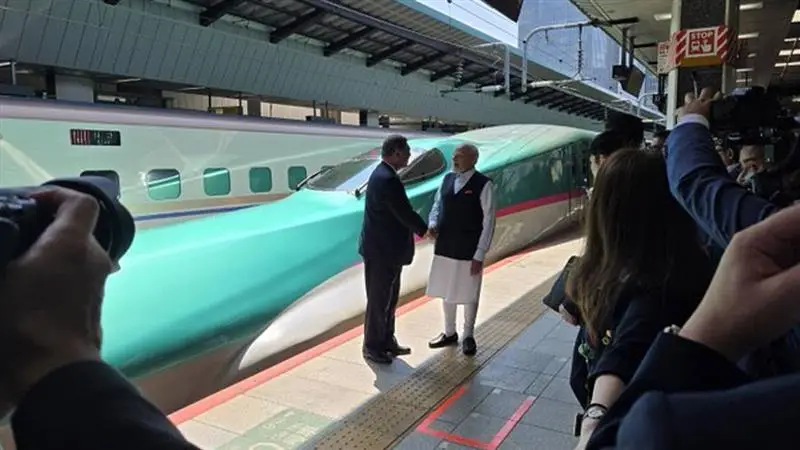 PM Modi Bullet Train Ride: টোকিওয় জাপানের প্রধানমন্ত্রী শিগেরু ইশিবার সঙ্গে বুলেট ট্রেন সফরে প্রধানমন্ত্রী মোদী