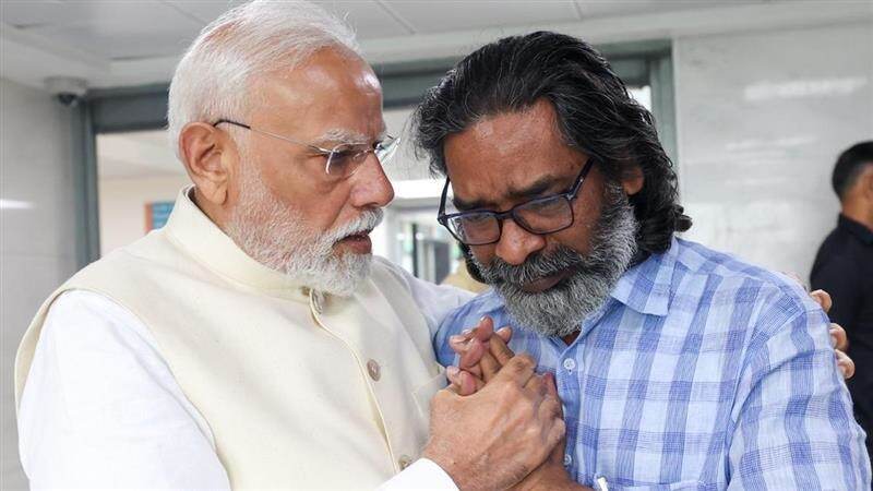 PM Modi Condoles Hemant Soren: শিবু সোরেনের মৃত্যু, রাজনৈতিক বিরোধিতা সরিয়ে রেখেই হেমন্তের হাত ধরে সান্ত্বনা প্রধানমন্ত্রী মোদীর