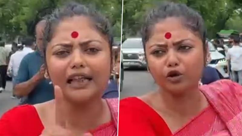 Saayoni Ghosh Video:  'বিজেপির ট্যাকটিক, হাত মিলিয়ে কাজ করছে নির্বাচন কমিশন', দিল্লিতে বিক্ষোভ থেকে ফুঁসে উঠলেন সায়নী ঘোষ