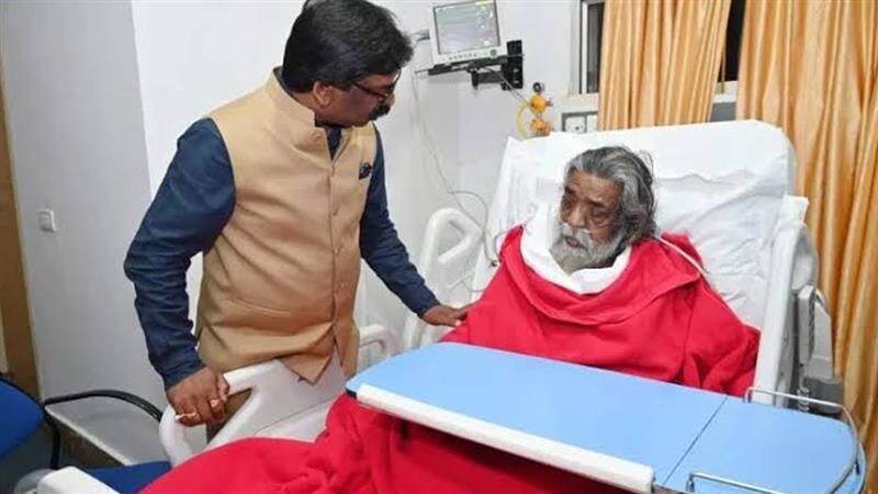 Shibu Soren: আদিবাসী মানুষের উন্নয়নই ছিল জীবনের মূল মন্ত্র, জানুন ঝাড়খণ্ডের প্রাক্তন মুখ্যমন্ত্রী শিবু সোরেনের আসল পরিচয়, কে তিনি দেখুন