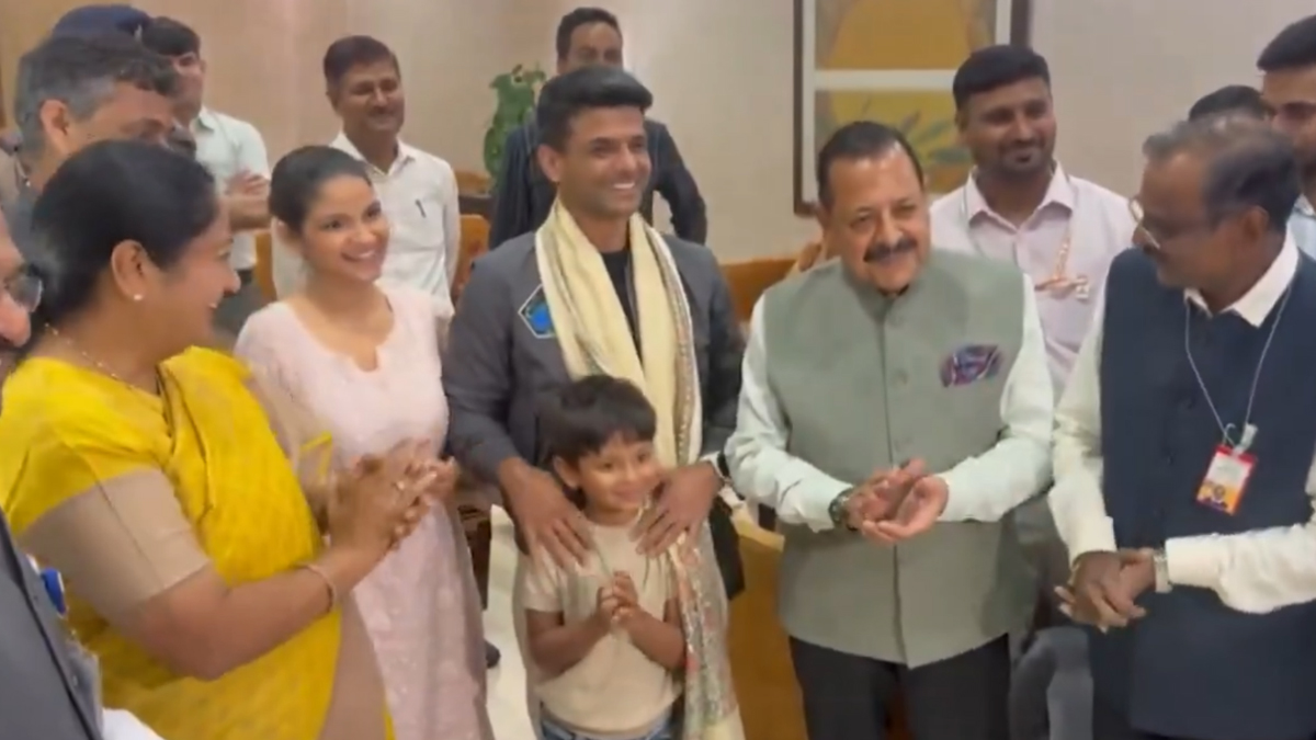Shubhanshu Shukla Arrived In Delhi: মহাকাশ ছুঁয়ে 'ঘরে' ফিরলেন শুভাংশু