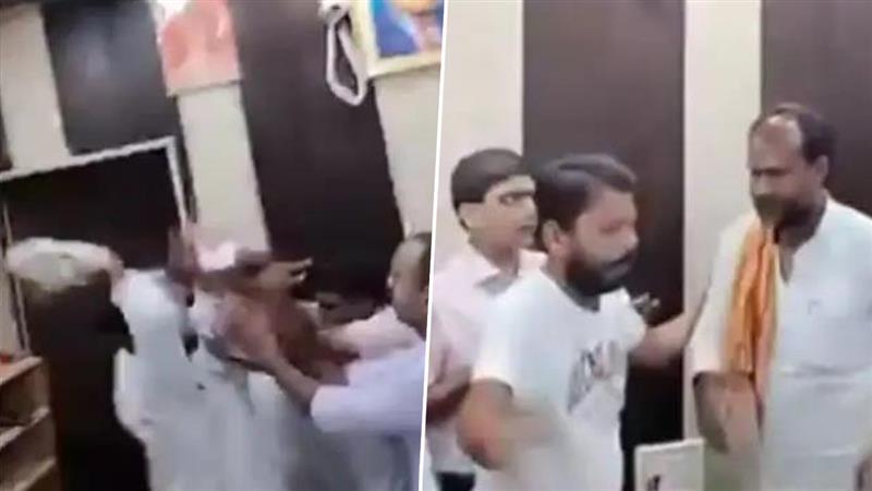 UP Viral Video: দলিত ইঞ্জিনিয়ারকে জুতোপেটা, কাঠগড়ায় বিজেপি কর্মী, ভাইরাল ভিডিয়ো