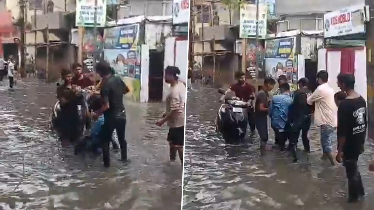Horrific Video: বৃষ্টির জল ভর্তি নর্দমায় পড়ে আটকে গেল, শেষ মুহূর্তে পড়ুয়ার পা ধরে টেনে তুলে শেষরক্ষা হল না, মর্মান্তিক ভিডিয়ো