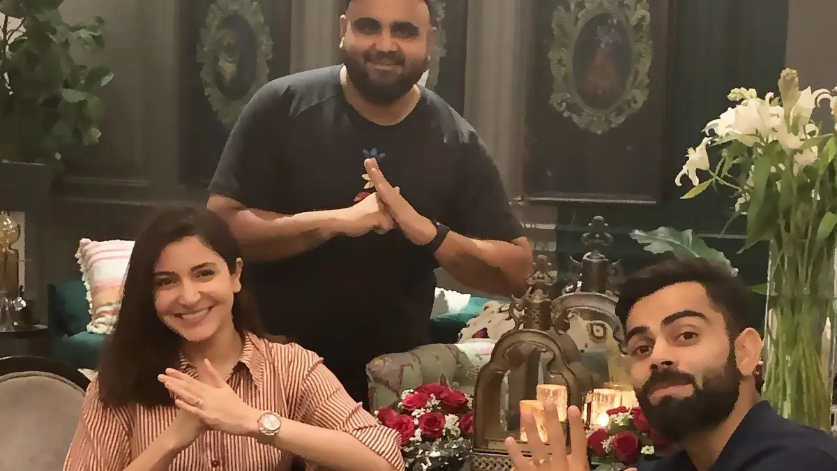 Virat Kohli-Anushka Sharma: ছাড়লেন নিরামিষ? 'সাপ' দিয়ে রান্না ভিয়েতনামিজ় খাবার খেয়ে ফেললেন বিরাট-অনুষ্কা? দেখুন ছবি