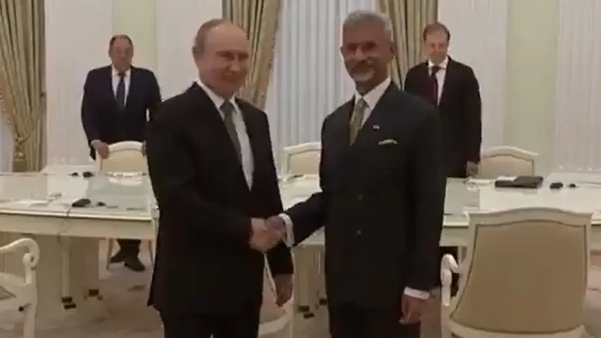 S Jaishankar Meets Vladimir Putin: ট্রাম্পকে 'থোড়াই কেয়ার', রাশিয়ায় পুতিনের সঙ্গে সাক্ষাৎ 'মোদীর-দূত' জয়শঙ্করের