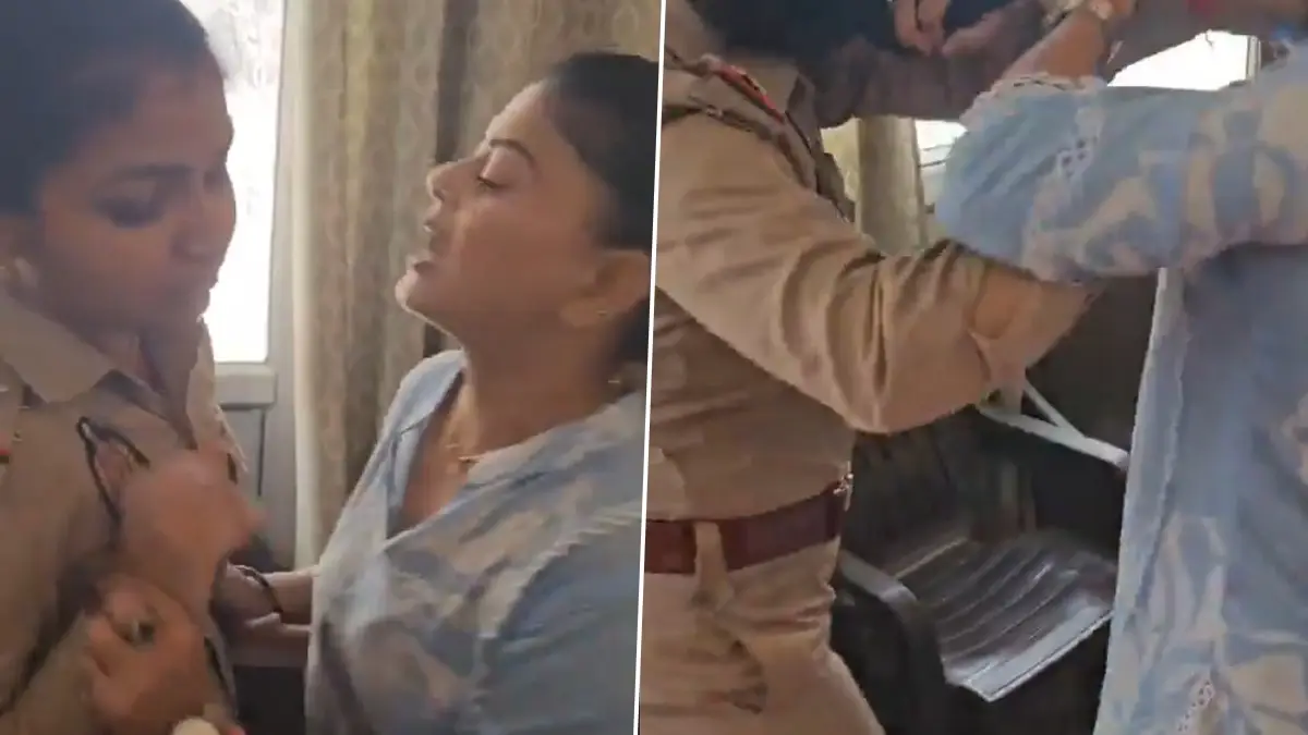 Woman Fight With Lady Police Officer: থানায় ঢুকে সাব ইন্সপেক্টরকে চুলের মুঠি ধরে মার মহিলার; কিল, চড়, ঘুঁষি বাদ পড়ল না কিছুই, ভাইরাল ভিডিয়ো