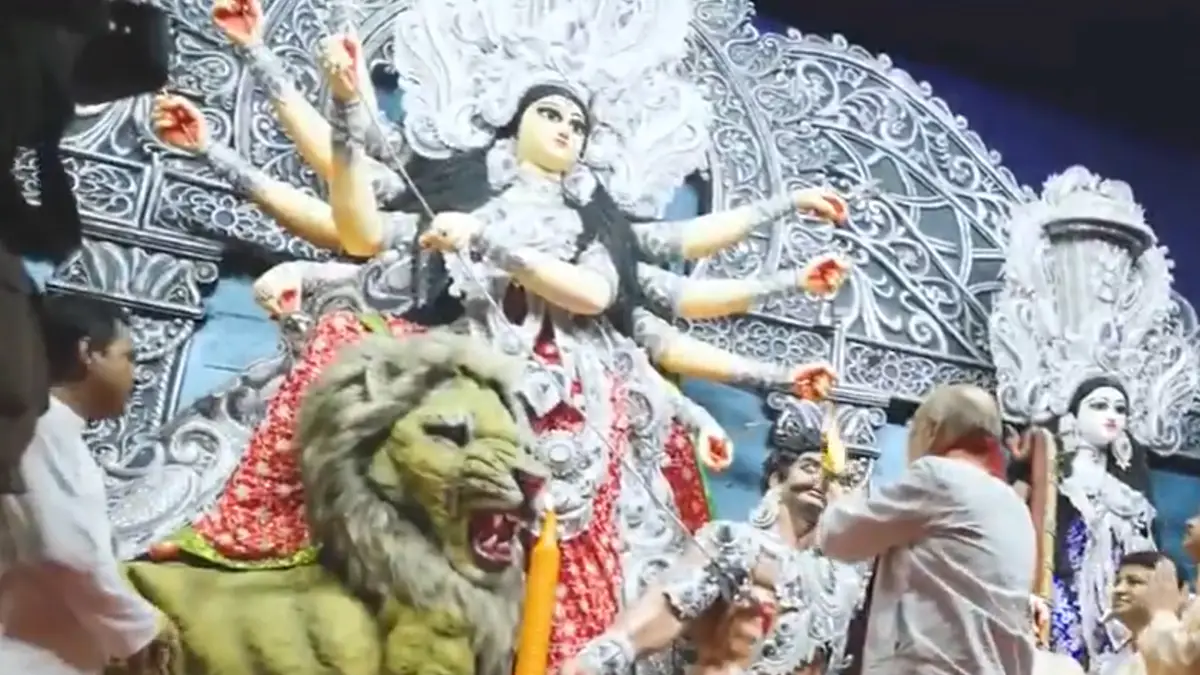 Amit Shah: পুজোর আবহে বাংলায় পরিবর্তনের ডাক, সন্তোষ মিত্র স্কোয়ার থেকে তৃণমূলকে উৎখাতের বার্তা স্বরাষ্ট্রমন্ত্রী অমিত শাহের