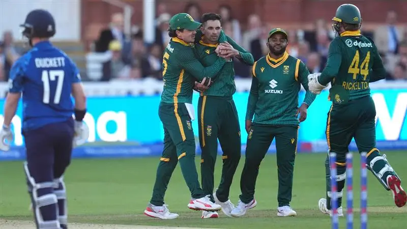 ENG vs SA 2nd ODI Scorecard: লর্ডসে রুদ্ধশ্বাস লড়াইয়ে ৫ রানে হারল ইংল্যান্ড, সিরিজ জয় দক্ষিণ আফ্রিকার