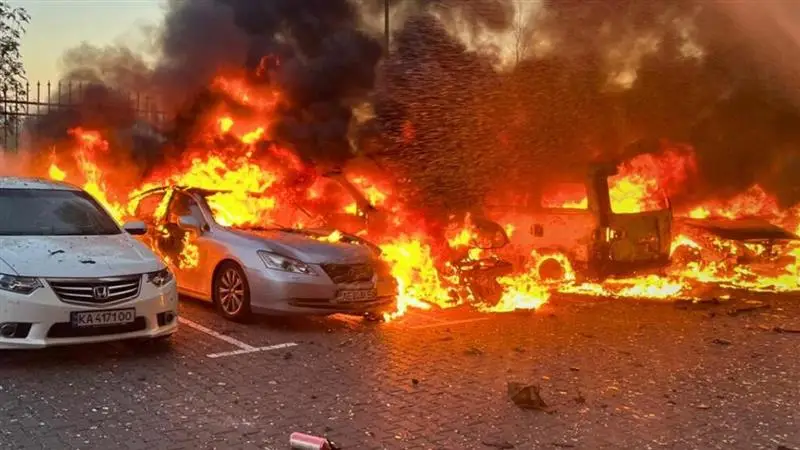 Russia Attacks Ukraine: ইউক্রেনের ওপর সবচেয়ে হামলায় ৫৮০টি ড্রোন, ৪০টি মিসাইল ছুড়ল রাশিয়া, সর্বশক্তিতে ঝাঁপালেন পুতিন