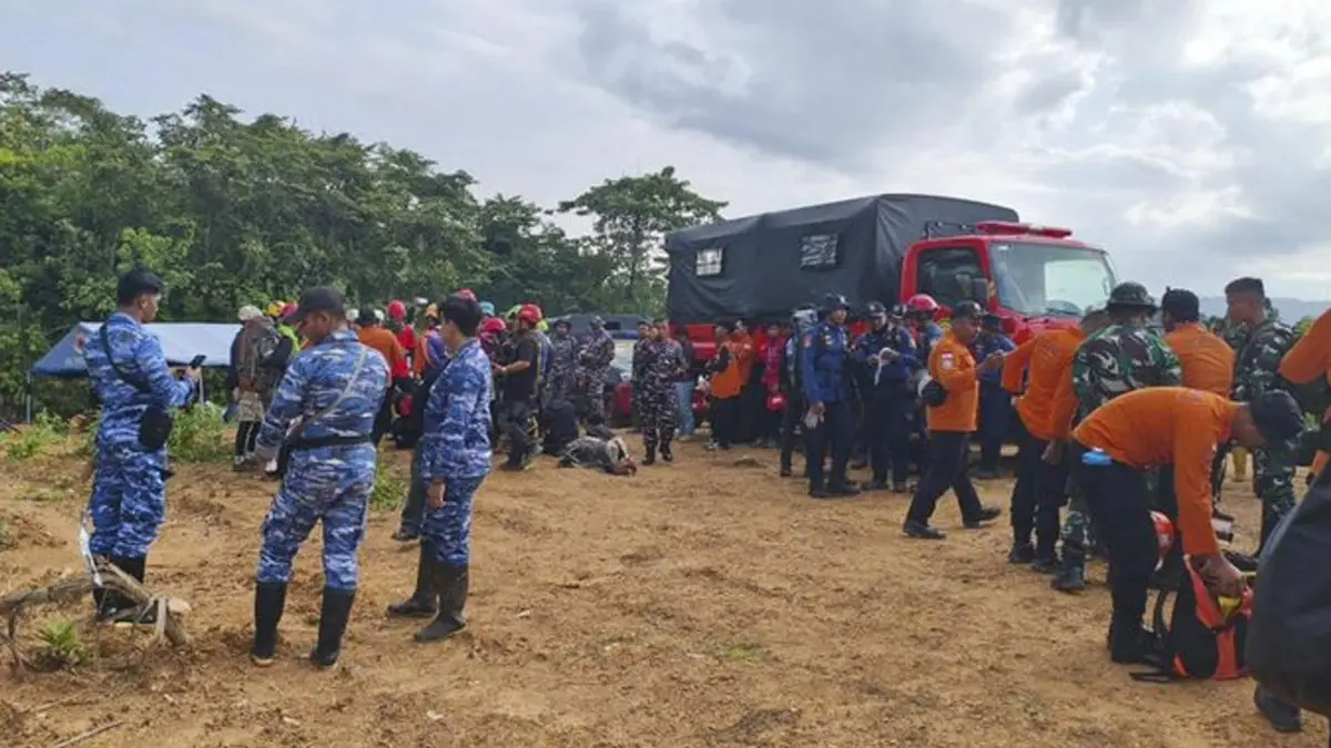 Indonesia: ইন্দোনেশিয়ার পাহাড়ি অঞ্চলে নিখোঁজ কপ্টার, এক ভারতীয় সহ ৮ যাত্রীর খোঁজে জারি তল্লাশি অভিযান