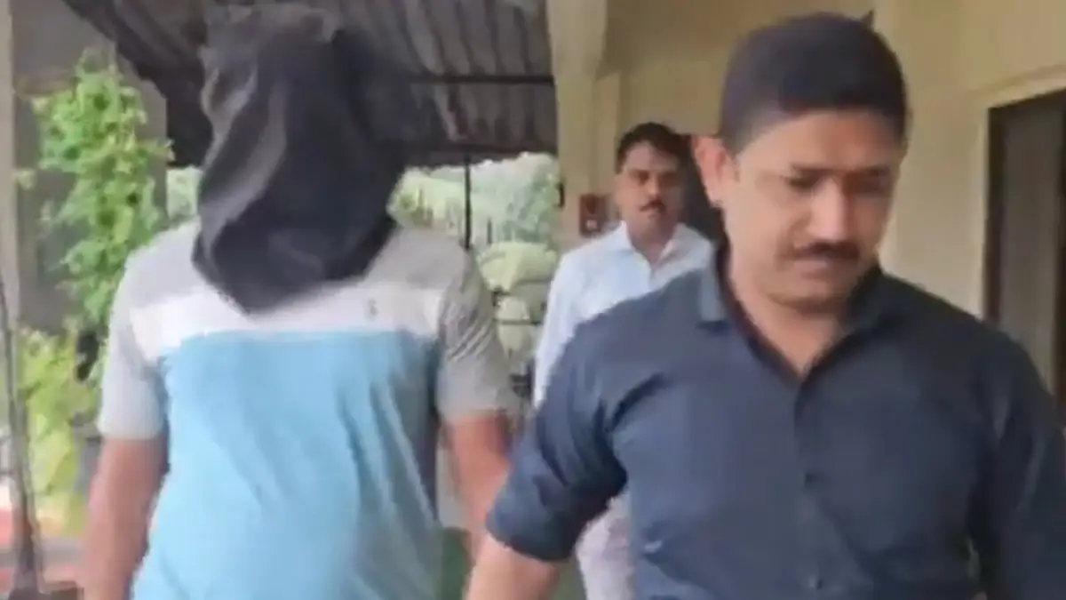 Puja Khedkar: ট্রাকচালক অপহরণকাণ্ডে গ্রেফতার পূজা খেড়করে গাড়ির চালক, তদন্ত জারি রেখেছে পুলিশ