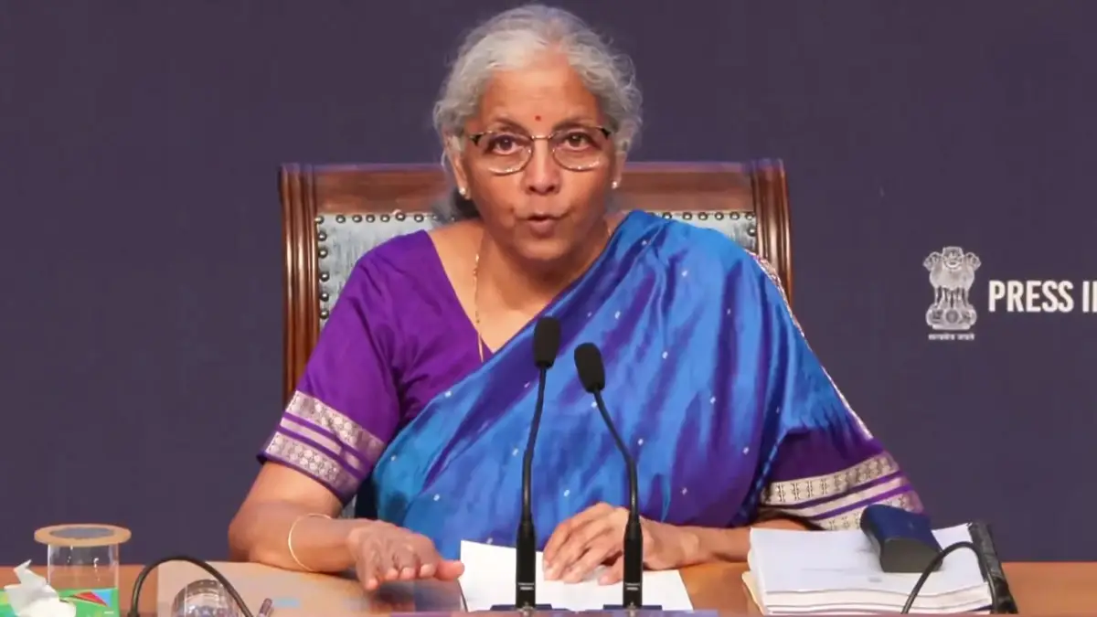 GST: জীবনদায়ী ওষুধ থেকে বিমা, কমছে একাধিক পণ্যের দাম, ৪০ শতাংশ জিএসটি কার্যকর হবে কিসে? জেনে নিন বিস্তারিত