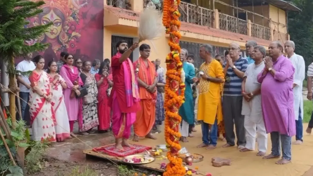 Khuti Pujo: খুটি পুজোর মাধ্যমে মুম্বইয়ে দুর্গাপূজার প্রস্তুতি শুরু, বেঙ্গল ক্লাবের ৯০ তম বর্ষ উদযাপন