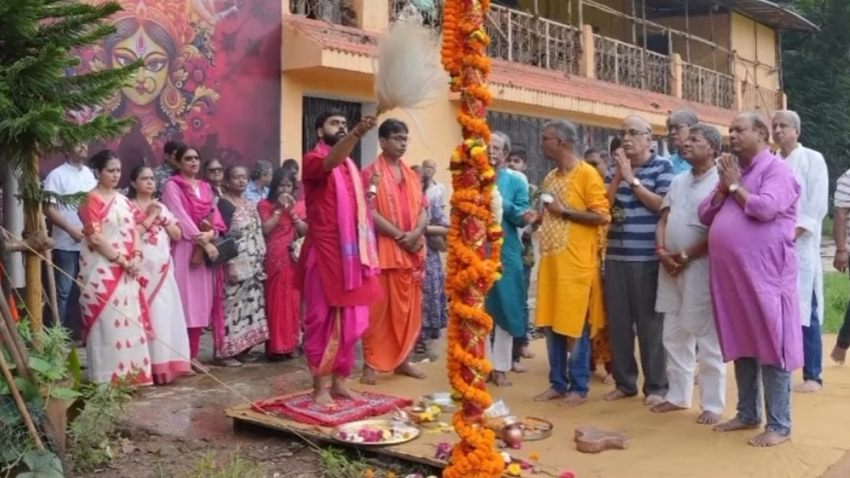 Khuti Pujo: খুটি পুজোর মাধ্যমে মুম্বইয়ে দুর্গাপূজার প্রস্তুতি শুরু, বেঙ্গল ক্লাবের ৯০ তম বর্ষ উদযাপন