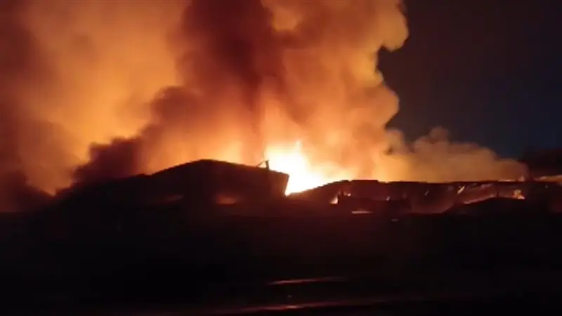 Massive Fire: ইন্দোরে তেলের গুদামে ভয়াবহ আগুন, দেখুন ভিডিও