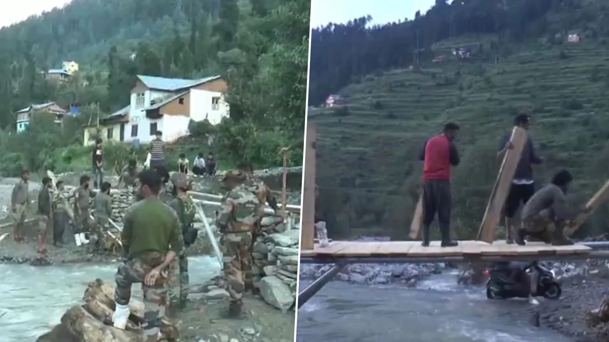 Army Constructed A Makeshift Wooden Footbridge: কাশ্মীরে ১৮ ঘণ্টায় কাঠের সেতু তৈরি করল ভারতীয় সেনার রাষ্ট্রীয় রাইফেলস ইউনিট, উদ্ধার শতাধিক গ্রামবাসী