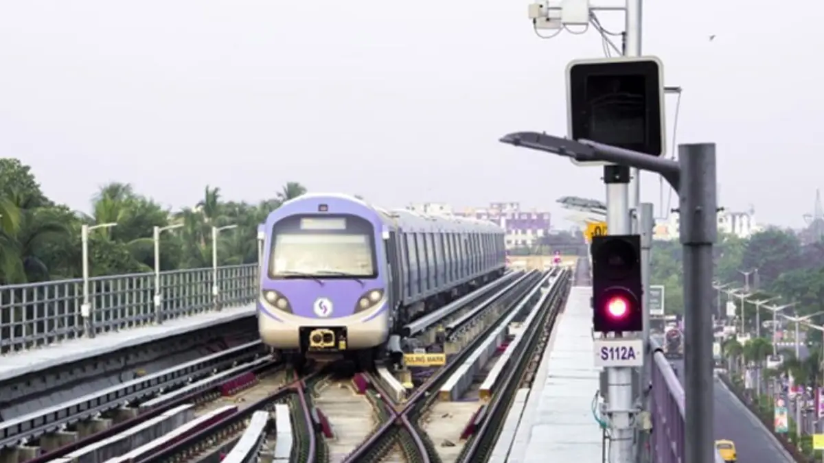 Purple Line of Kolkata Metro: শহরতলীর যাত্রীদের সুবিধার্থে কলকাতা মেট্রোর পার্পেল লাইনে মেট্রো পরিষেবার সময় সীমা  আগামী সোমবার অর্থাৎ পয়লা ডিসেম্বর থেকে বৃদ্ধি পাচ্ছে