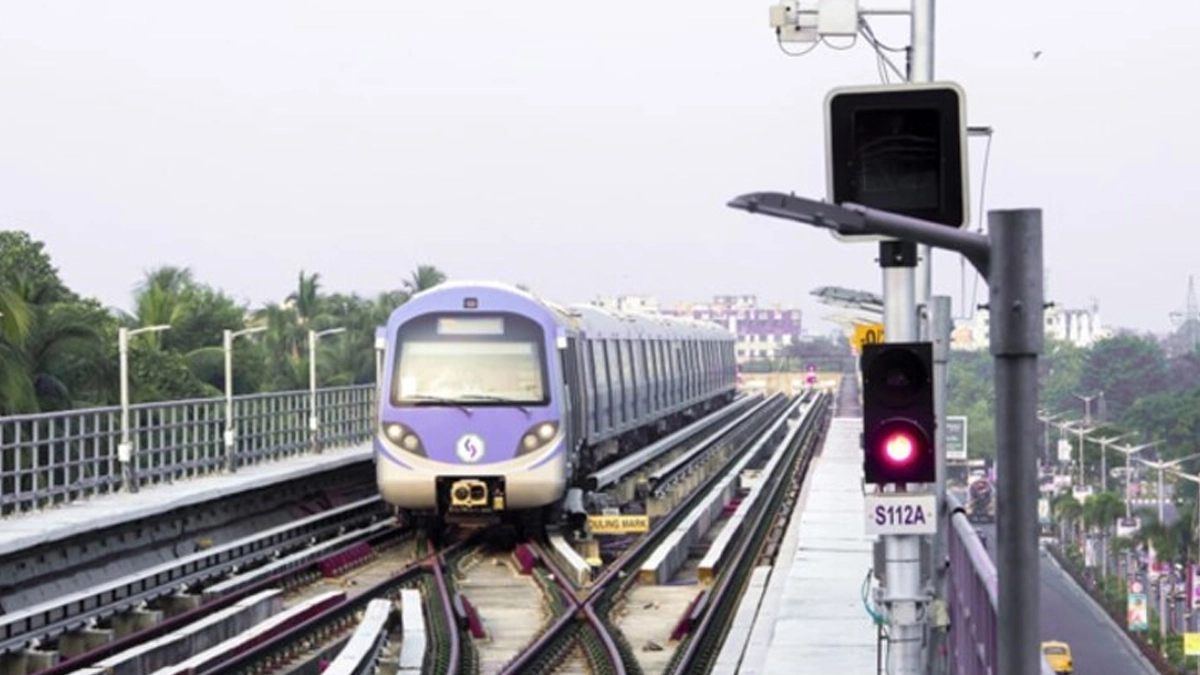 Purple Line of Kolkata Metro: শহরতলীর যাত্রীদের সুবিধার্থে কলকাতা মেট্রোর পার্পেল লাইনে মেট্রো পরিষেবার সময় সীমা  আগামী সোমবার অর্থাৎ পয়লা ডিসেম্বর থেকে বৃদ্ধি পাচ্ছে