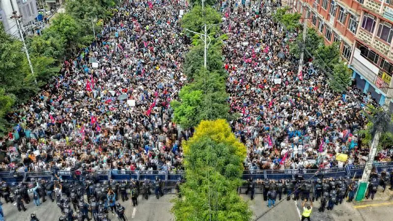 Nepal Protest: নেপালে ৮ জন নিহত ও ১০০ জন আহত, দেখুন ভিডিও