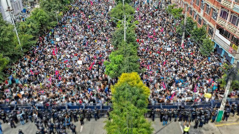 Nepal Protest: নেপালে ৮ জন নিহত ও ১০০ জন আহত, দেখুন ভিডিও