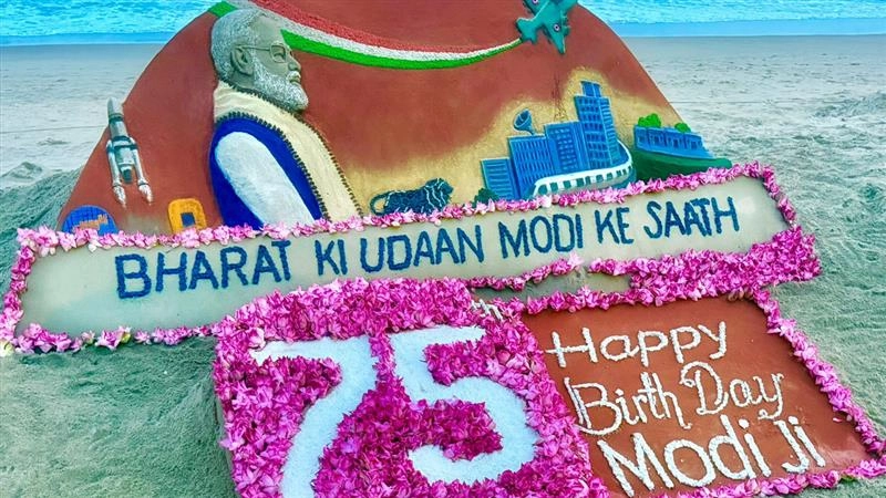 PM Modi BIrthday: প্রধানমন্ত্রী নরেন্দ্র মোদীর ৭৫তম জন্মদিন উপলক্ষে বালি শিল্পে শুভেচ্ছা বার্তা সুদর্শন পট্টনায়েক-এর(দেখুন ভিডিও)