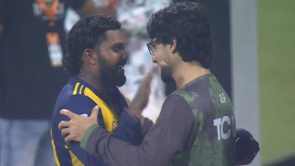 PAK vs SL, Asia Cup 2025: সুপার ফোরে একে অপরের উইকেট সেলিব্রেশনের নকল আবরার আহমেদ এবং ওয়ানিন্দু হাসারাঙ্গার; দেখুন ভিডিও