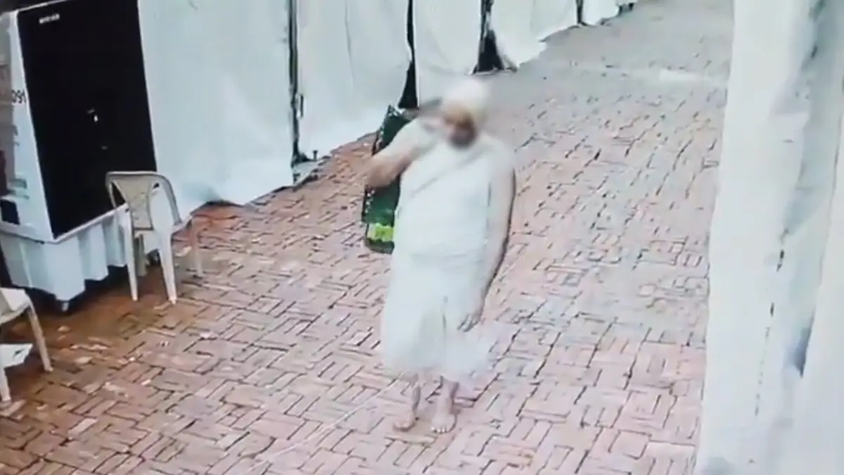 Delhi: লালকেল্লা চত্বরে ধর্মীয় অনুষ্ঠান থেকে চুরি গেল কোটি টাকা মূল্যের সোনার কলসি, ঘটনার তদন্ত দিল্লি পুলিশ