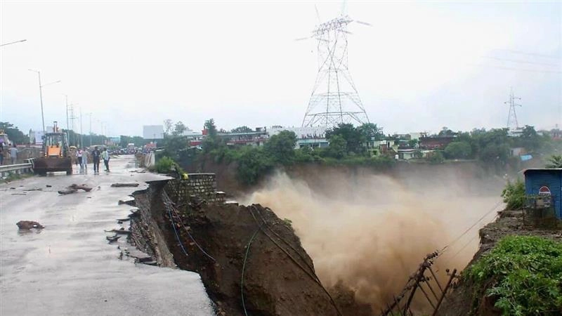 Uttarakhand Landslide: মেঘভাঙা বৃষ্টিতে উত্তরাখণ্ডে ১৫ জন নিহত, ১৬ জন নিখোঁজ