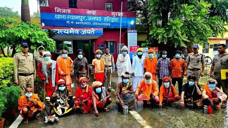 Arrested: বাংলাদেশি নাগরিক সহ ১৪ জন ছদ্মবেশী বাবা গ্রেপ্তার