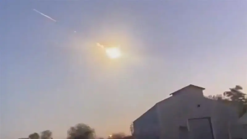Sky Fireball Video: আর্জেন্টিনার আকাশে ঝলসে উঠল রহস্যময় অগ্নিগোলক, দেখুন ভাইরাল ভিডিও