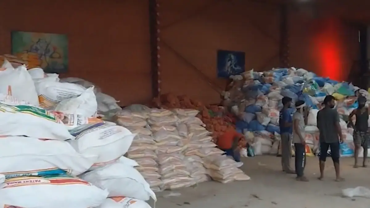 Himachal Pradesh: হিমাচলে ৩৭ ট্রাক ত্রাণ সামগ্রী পাঠাল উত্তরপ্রদেশ সরকার