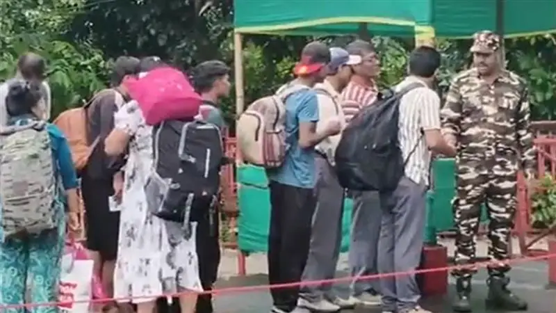 Unrest Nepal: অগ্নিগর্ভ পরিস্থিতি প্রতিবেশী দেশে, নেপাল থেকে ফিরে আসছেন ভারতীয়রা