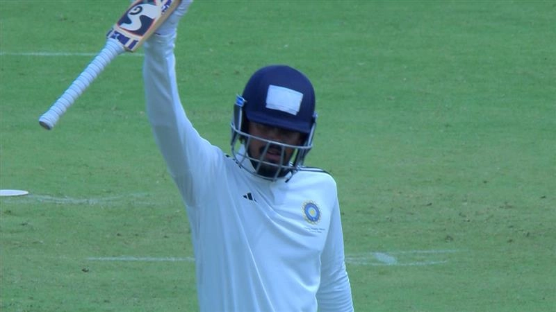 South Zone vs Central Zone, Duleep Trophy 2025 Final Day 3 Live Scorecard: ডাবল সেঞ্চুরির দিকে এগিয়ে যশ রাঠোর, সেন্ট্রাল জোনের লিড ৩০০ পার