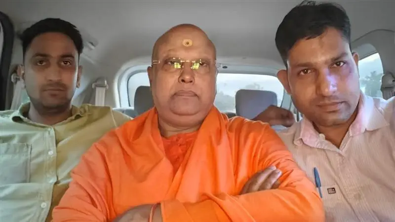 Godman Chaityananda Saraswati: মহিলা পড়ুয়াদের যৌন হেনস্থা কাণ্ডে স্বঘোষিত ‘গডম্যান’ চৈতন্যানন্দ সরস্বতীর পাঁচ দিনের পুলিশি হেফাজত