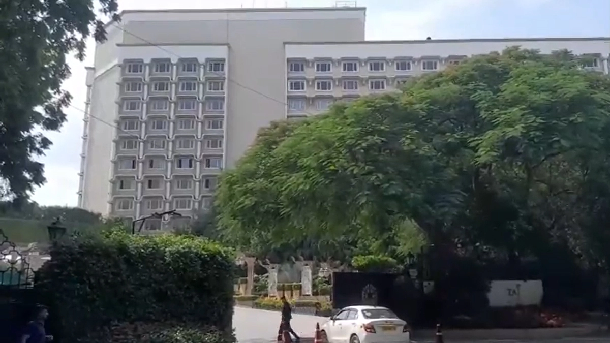 Delhi: তাজ প্যালেস হোটেলে বোমা হামলার হুমকি, তল্লাশি অভিযান জারি রেখেছে দিল্লি পুলিশ