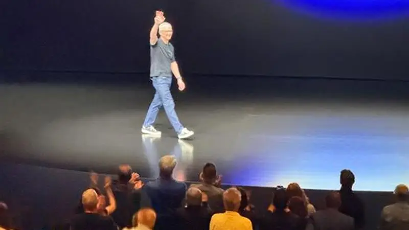 iPhone 17: অ্যাপেলের আইফোনে ব্যাটারিবিহীন যুগের শুরু, সরাসরি বিদ্যুৎ সংযোগে চলবে ফোন