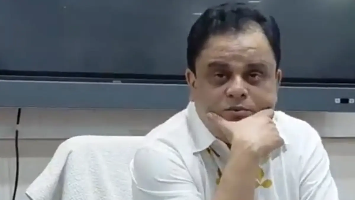 Bratya Basu: ভিনরাজ্যে চাকরি নেই, তাই এই রাজ্যে..., ডবল ইঞ্জিন সরকারকে থোঁচা শিক্ষামন্ত্রী ব্রাত্য বসুর