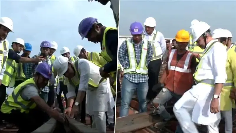Bullet Train Project: গুজরাটের সুরাটে দ্রুততার সঙ্গে চলছে বুলেট ট্রেন প্রকল্পের কাজ, অগ্রগতি খতিয়ে দেখলেন রেলমন্ত্রী বৈষ্ণব