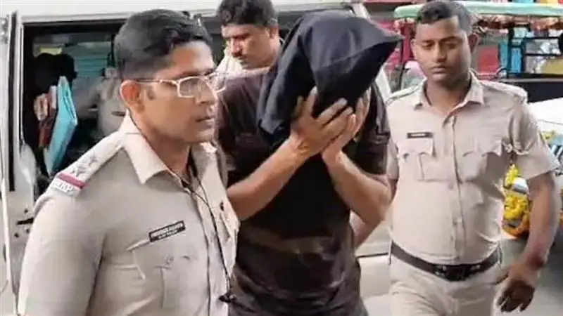 Birbhum Student Murder Case: ছাত্রী খুনের ঘটনায় উত্তাল বীরভূম, অভিযুক্ত শিক্ষকের গ্রেফতারির পর প্রধান শিক্ষককে মারধর অভিভাবকদের