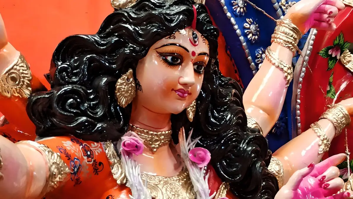 Durga Puja 2025: বোধন, অষ্টমী থেকে পুষ্পাঞ্জলী, ধুনুচি নাচ এবং বিসর্জন, কোন কোন নিয়ম রয়েছে বাঙালির দুর্গা পুজোর সঙ্গে জড়িয়ে দেখুন