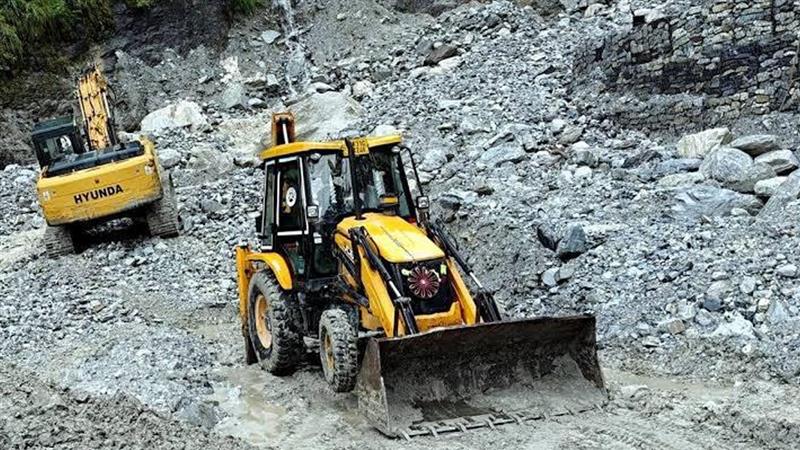 Landslide In Uttarakhand: ধৌলিগঙ্গা বিদ্যুৎ প্রকল্পে আচমকা ভূমিধস, রাতভর সুড়ঙ্গে আটকে ১৯ জন শ্রমিক
