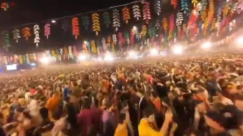Durga Puja 2025: Non-Hindus Stay Away From Garba? গঙ্গা জল গ্রহণ করে, মাথায় গোমূত্র ছিটিয়ে গরবা প্যান্ডালে ঢুকতে হচ্ছে, অহিন্দুদের প্রবেশ আটকাতে যা হচ্ছে ভোপালে, দানা বাঁধছে বিতর্ক
