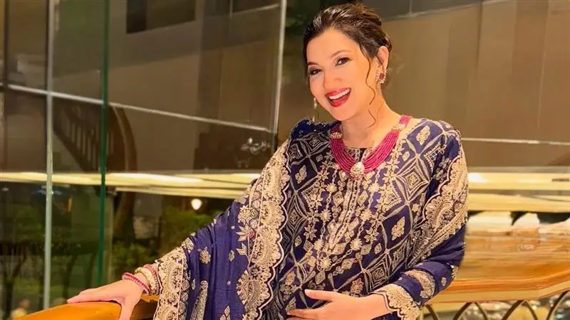 Gauhar Khan: বেয়াল্লিশে দ্বিতীয় ইনিংস, গওহর খান কেড়ে নিলেন 'লাইমলাইট'