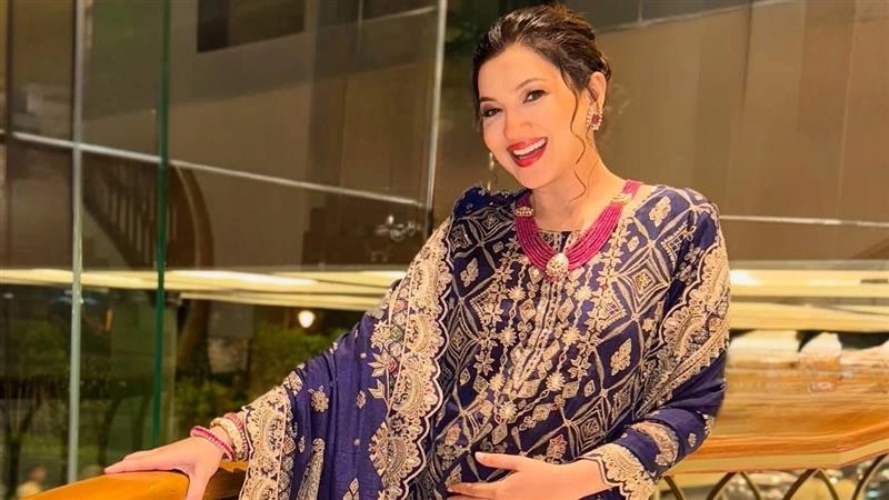 Gauhar Khan: বেয়াল্লিশে দ্বিতীয় ইনিংস, গওহর খান কেড়ে নিলেন 'লাইমলাইট'