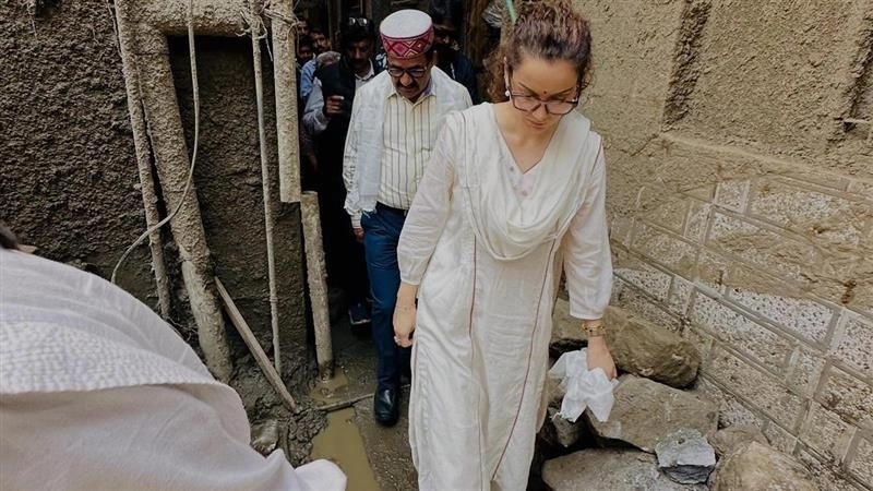 Kangana On Himachal Floods: 'গতকাল আমায় রেস্তোরাঁয় ৫০ টাকা বিক্রি হয়েছে', বিধ্বস্ত হিমাচলে গিয়ে বললেন কঙ্গনা