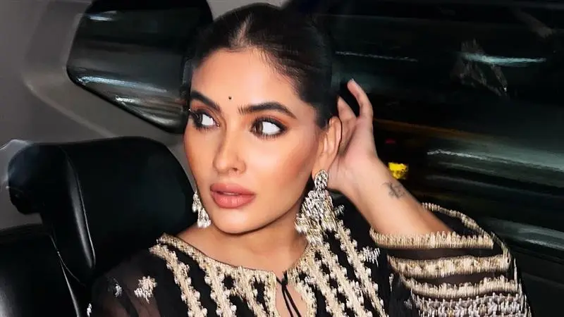 Karishma Sharma: মুম্বইতে চলন্ত ট্রেন থেকে ঝাঁপ দিলেন অভিনেত্রী করিশ্মা শর্মা