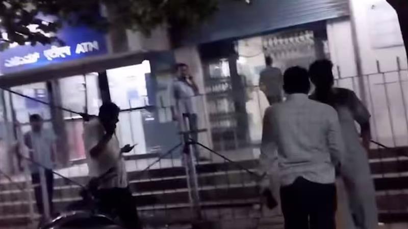 Karnataka SBI Bank Robbery: সেনা জওয়ান সেজে ফিল্মি কায়দায় ডাকাতি, এসবিআই ব্যাঞ্চ থেকে লুট ৫৮ কেজি সোনা এবং নগদ ৮ কোটি টাকা